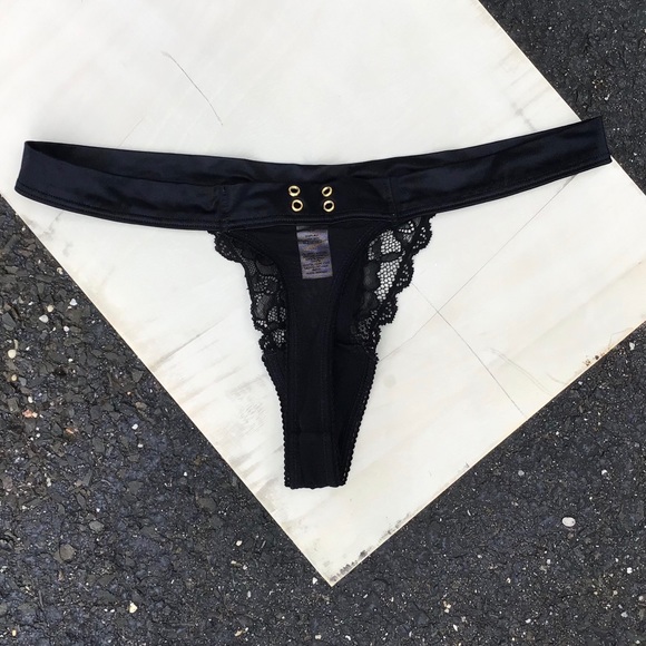 Victoria Secret black lace bra 2 thongs and garter - Picture 5 of 13